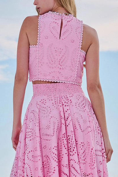 Conjunto de duas peças com bordado e saia de cintura alta com bolsos