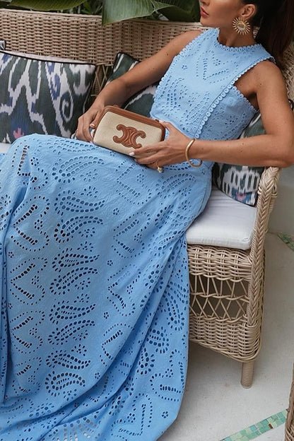 Conjunto de duas peças com bordado e saia de cintura alta com bolsos